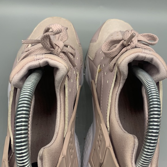 Nike Huarache Run SE "Prism Pink/White" Size 6.5 (8 Women) - Picture 4 of 6